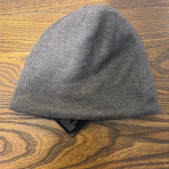 Canada Goose Standard Toque - Picture 2 of 6